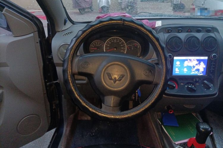 Used Wuling Hongguang 2014 1.5L Base Version
