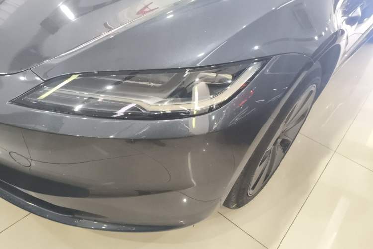 Used Tesla Model 3 2023 Rear-Wheel-Drive Version

