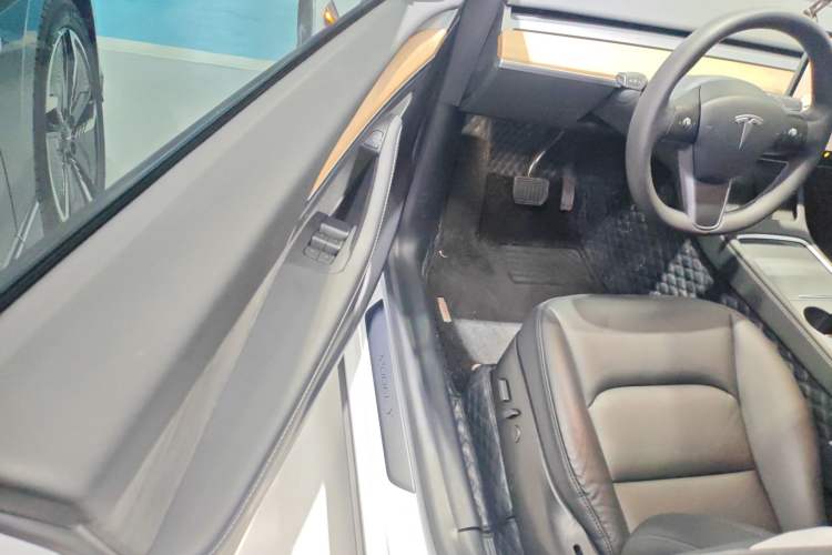 Used Tesla Model Y 2022 Rear-Wheel-Drive Version