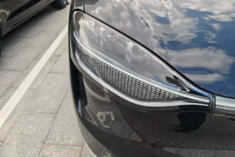 Used Hima AITO M9 2024 Range-Extended Ultra Version 42 kWh 6-Seater Model Right Front Headlight