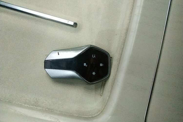 Used Hyptec HT 2023 670 Rear-Drive Ultra-High-Voltage NDA Version Vehicle Key