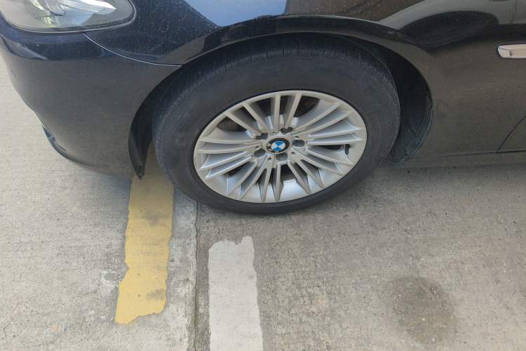 Used BMW 5 Series 2014 525Li Leading Model