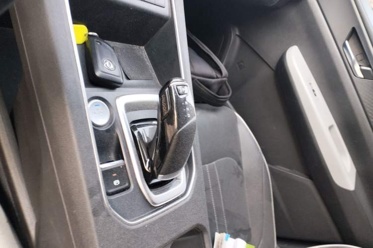 Used Dongfeng Aeolus E70 2023 500 Smart Version Lithium Iron Phosphate 48.6 kWh 110 kW