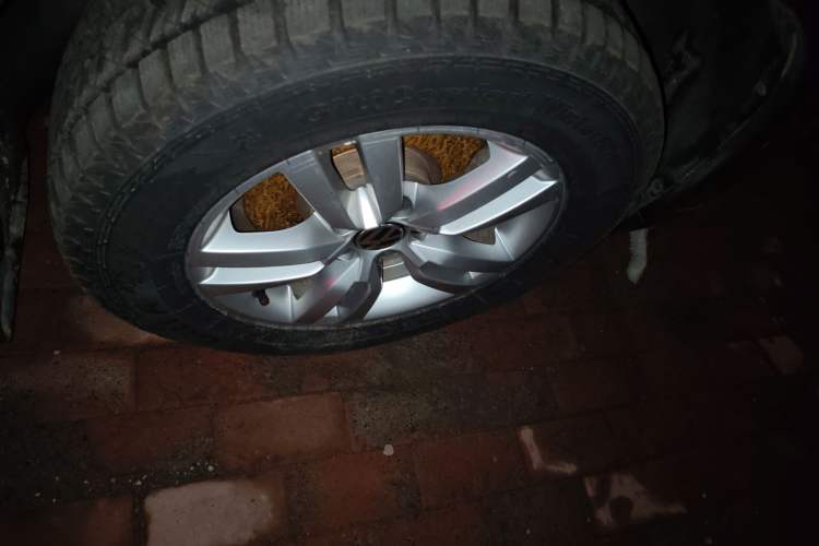 Used Volkswagen Tiguan 2015 1.8TSI Automatic Two-Wheel Drive Trend Edition Right Front Wheel Hub