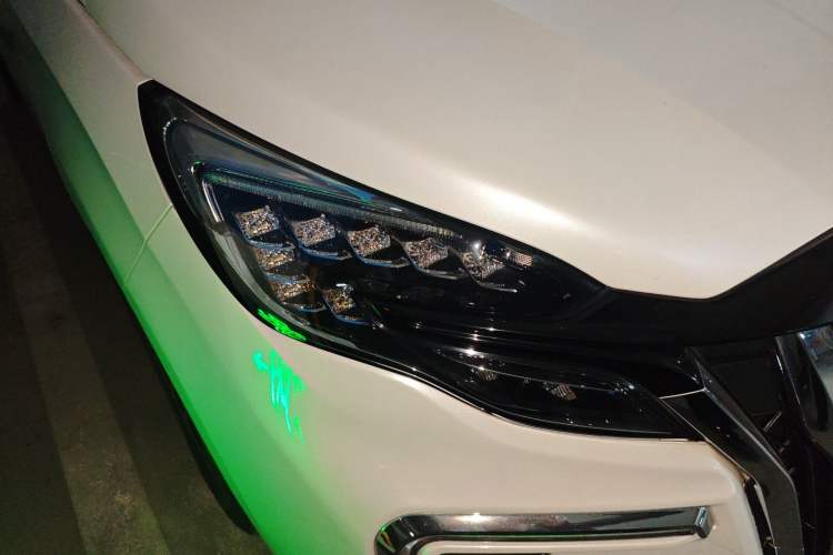 Used Buick GL8 2022 ES Landtrek 653T Comfort Edition Right Front Headlight