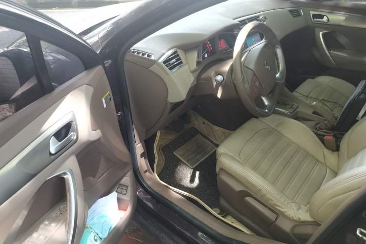 Used DS 5LS 2015 1.6T Comfort Edition THP160