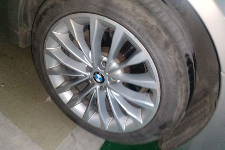 Used BMW 5 Series 2018 525Li Luxury Package Right Front Wheel Hub