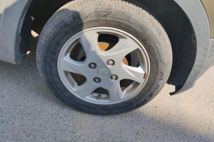 Used FAW Senya S80 2011 1.5L Manual 5-Seater Urban Elite Edition Right Front Wheel Hub