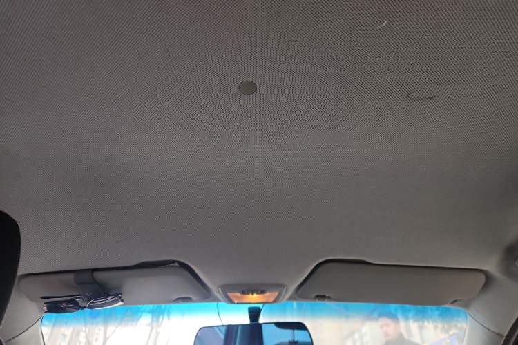Used Baojun 310 2016 1.2L manual Comfort trim level
