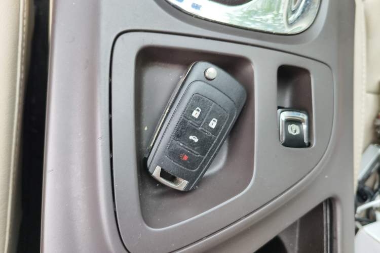 Used Buick Regal 2014 2.0L Elite Fashion Edition Vehicle Key