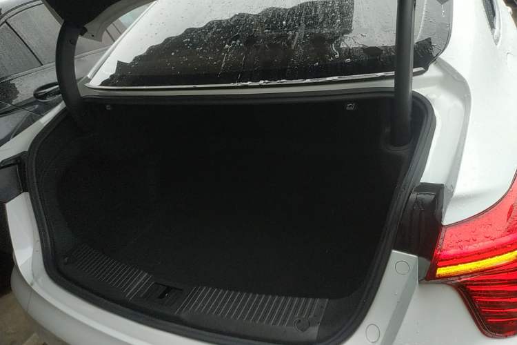 Used Hongqi H5 2023 1.5T DCT Smart Connect Flagship Edition