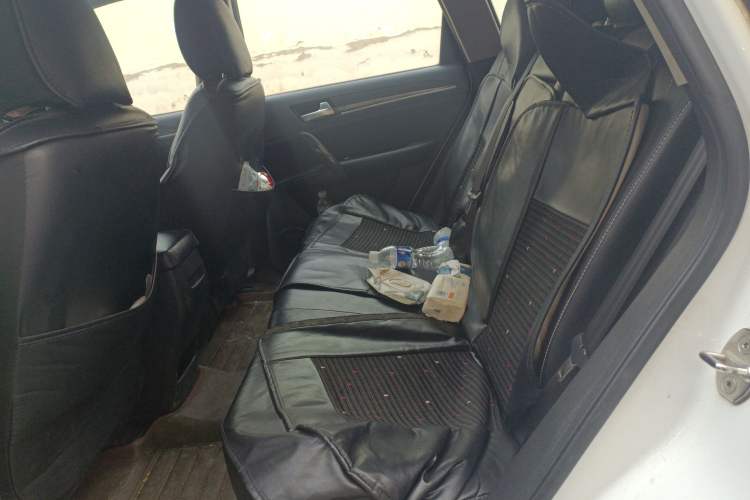 Used Zotye T600 2016 1.5T Manual Luxury Model Left Rear Seat