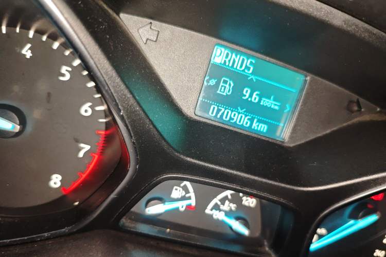 Used Ford Kuga 2017 EcoBoost 180 Two-Wheel-Drive Elite Trim Odometer Close Up