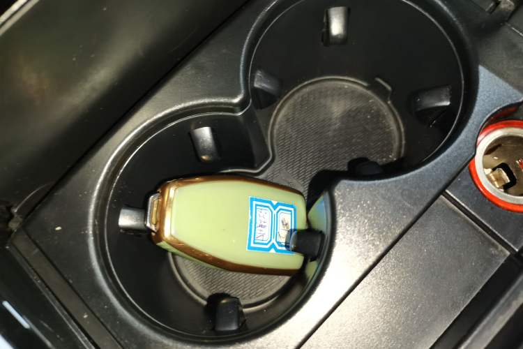 Used Hongqi HS5 2022 Facelifted Version 2.0T Smart Connect Flagship All-Wheel-Drive Edition
