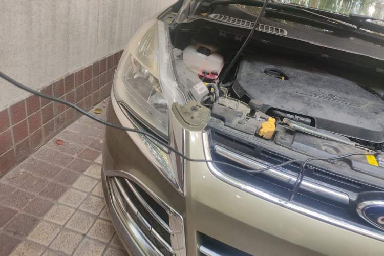 Used Ford Kuga 2013 1.6L GTDi 4x4 Elite Model Right Front Headlight