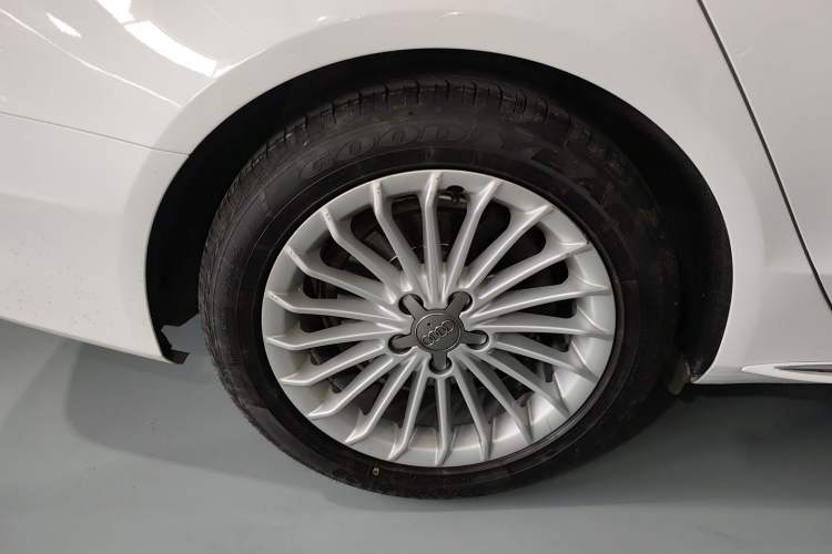 Used Audi A4L 2016 35 TFSI Collection Edition S line Comfort Model Exterior 5