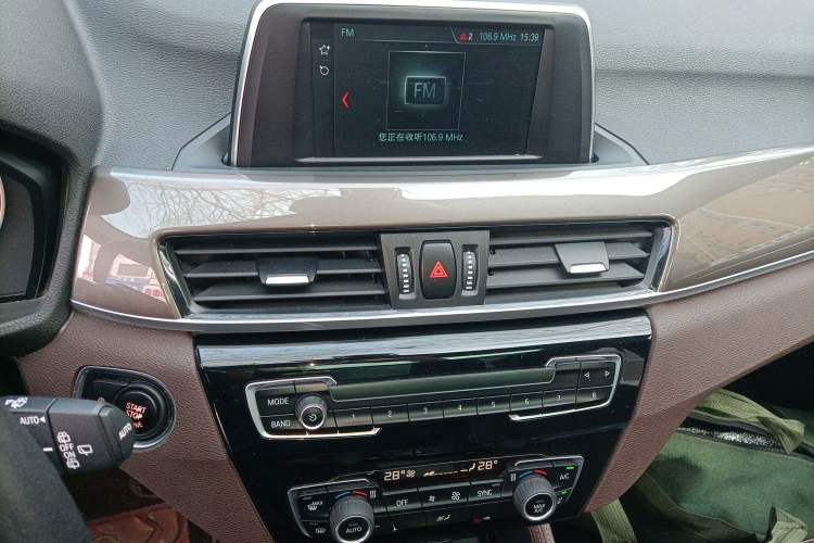 Used BMW X1 2018 sDrive18Li Luxury Model Audio And AC Panel