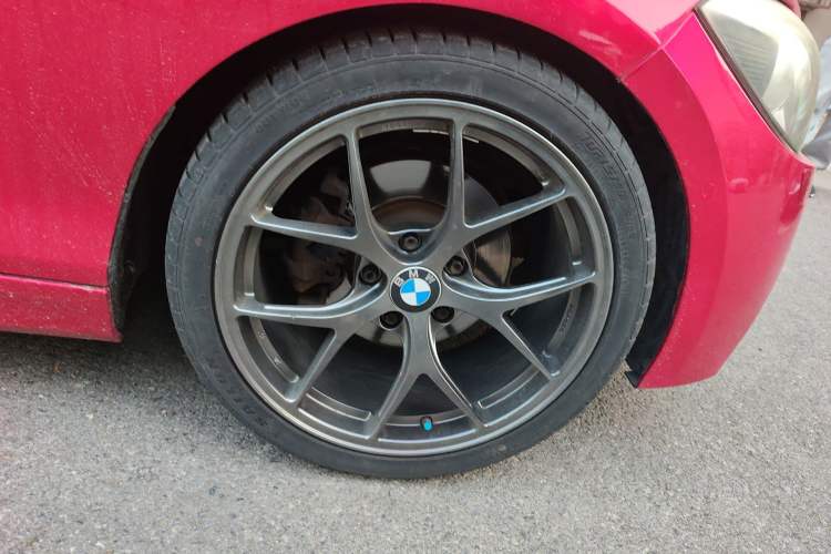 Used BMW 1 Series 2012 118i Leading Model Right Front Wheel Hub