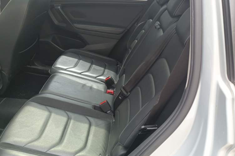 Used Volkswagen Tiguan L 2017 330TSI Automatic Two-Wheel Drive Luxury Edition Left Rear Seat