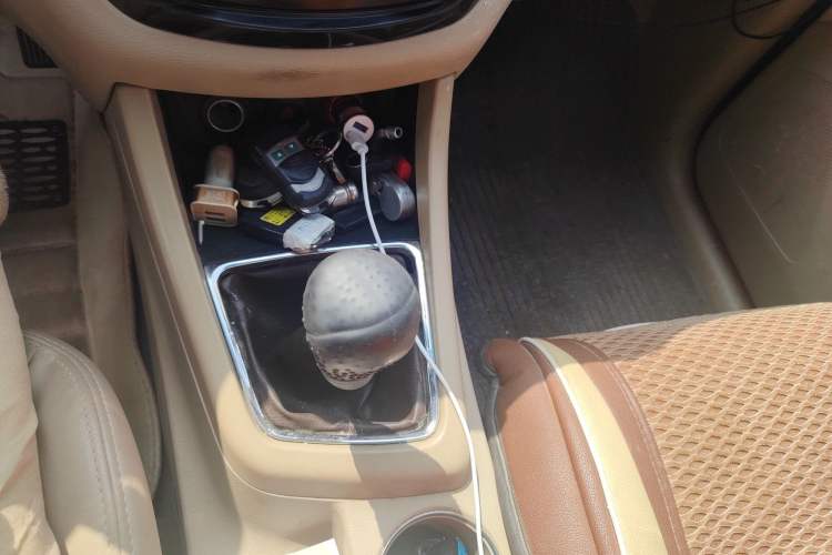 Used Baojun 730 2014 1.5L Manual Luxury Navigation ESP Version 7 Seats