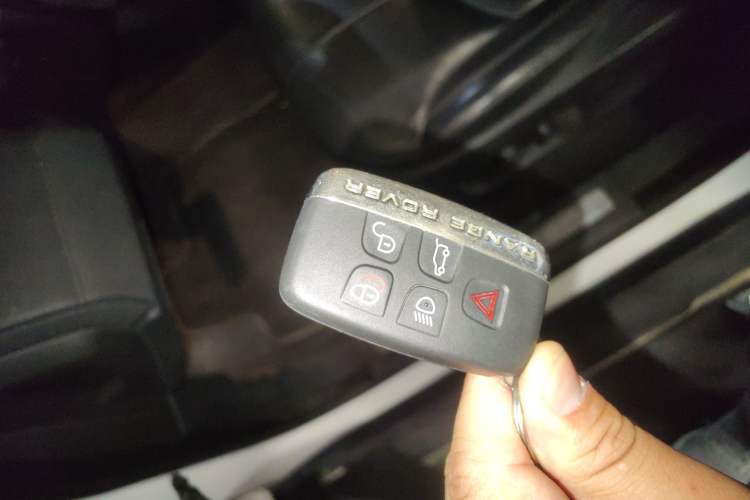 Used Land Rover Range Rover Evoque 2018 240 PS SE Smart Brilliance Edition
