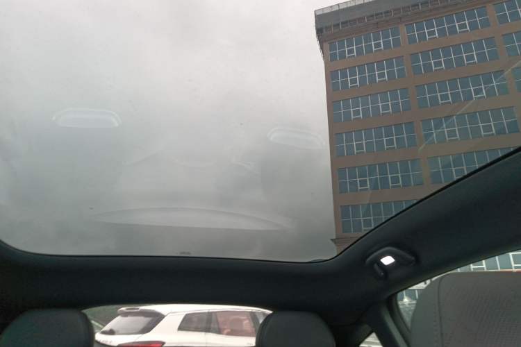 Used CHANGAN NEVO A07 2024 All-Electric "True Fragrance" Edition 515 Luxurious Model 58.9 kWh Headliner