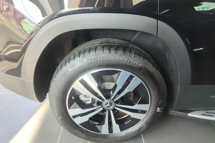 Used Mercedes-Benz GLB 2024 GLB 200 Fashion Model Right Rear Wheel Hub