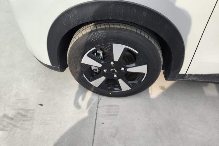 Used Wuling Bingo PLUS 2024 330 km Range Five-Seater Version
