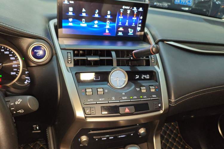 Used Lexus NX 2020 300h All-Wheel Drive FENGZHI Version China VI Standard Audio And AC Panel