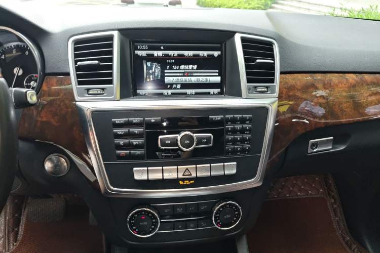 Used Mercedes-Benz M-Class  Audio And AC Panel