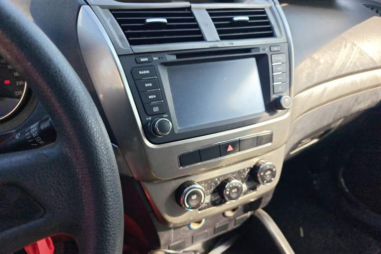 Used Geely Auto GX7 2015 Classic Edition 1.8L Manual Urban Model China IV
