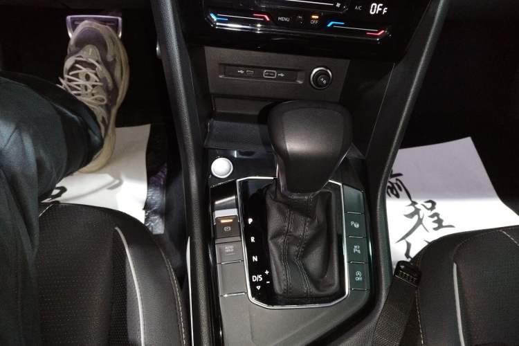 Used Volkswagen Tiguan L 2022 330TSI Automatic Two-Wheel Drive R-Line Enhanced Edition
