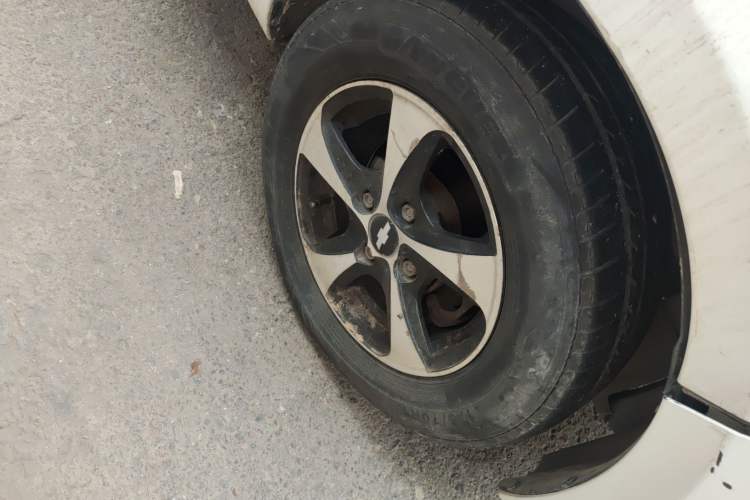 Used Chevrolet Sail 2013 Sedan 1.2L Manual Fashionable Happiness Edition
