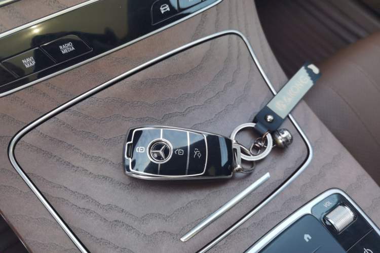 Used Mercedes-Benz E-Class 2022 Second Facelift E 300 L Luxury Edition
