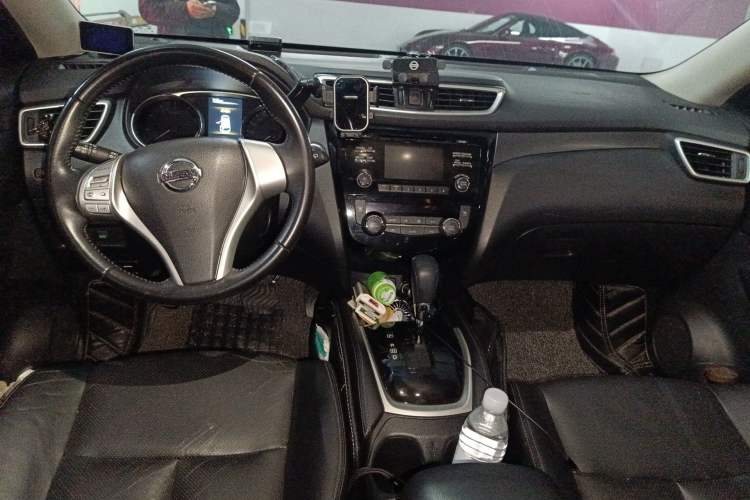 Used Nissan X-Trail 2014 2.0L CVT Comfort Edition 2WD Center Console