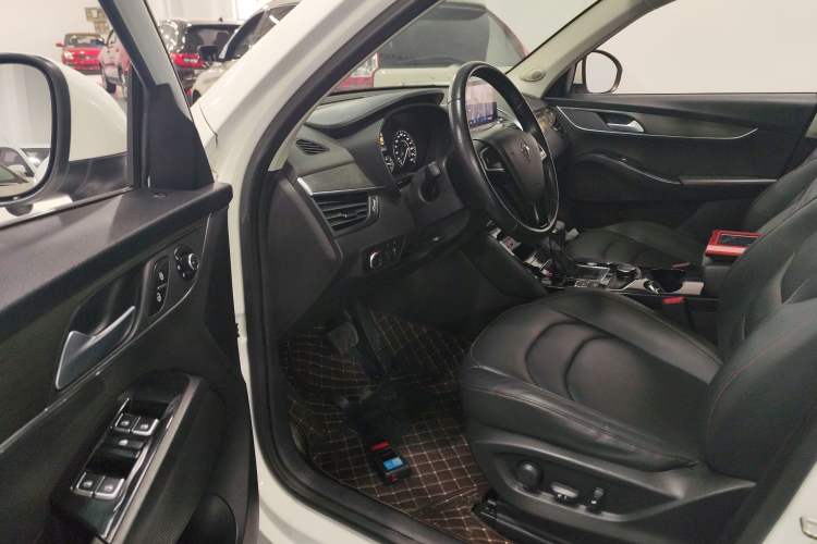 Used BORGWARD BX5 2017 20TGDI Automatic Two-Wheel Drive Pioneer Edition Driver Seat