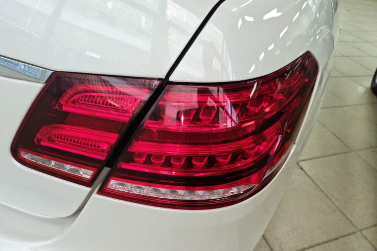 Used Mercedes-Benz E-Class 2015 E 260 L Sport & Fashion Model