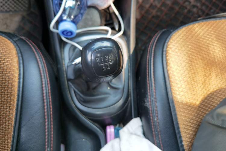 Used Kia K2 2012 Sedan 1.4L MT GLS Commemorative Edition
