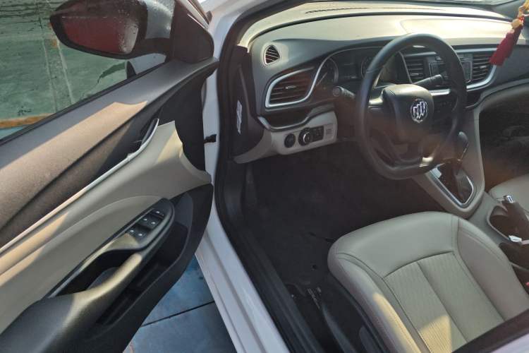 Used Buick GT 2017 15N Automatic Elite Version Driver Seat