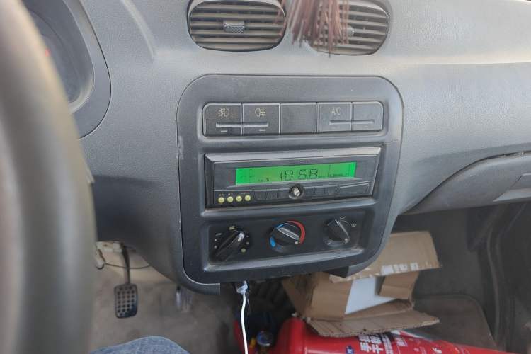 Used Wuling Zhiguang 2010 1.0L New Version Practical Short-Body L2Y Audio And AC Panel