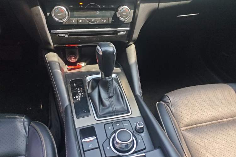 Used Mazda Atenza 2018 2.5L Blue Sky Prestige Edition China VI compliant
