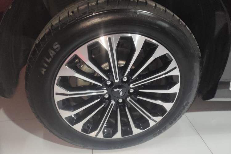 Used Wuling Victory 2023 2.0L DHT Deluxe Edition
