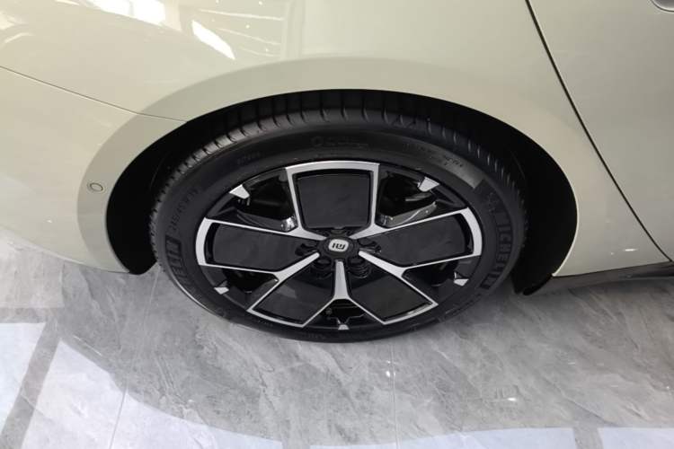 Used Xiaomi Auto SU7 2024 Rear-Drive Long-Range Intelligent Driving Version