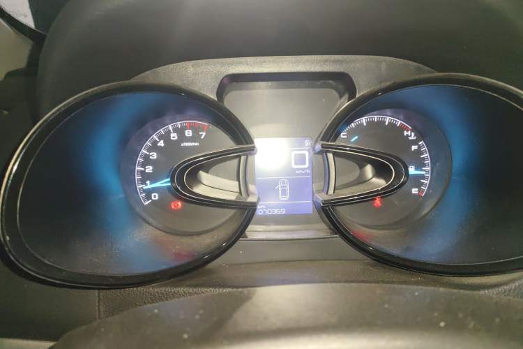 Used Dongfeng Aeolus AX7 2016 1.4T Manual Zhuyue Model
