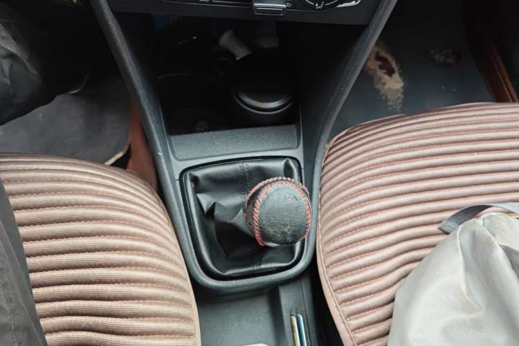 Used Volkswagen Santana 2015 1.6L Manual Comfort Edition