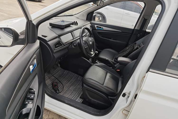 Used CHANGAN KAICHENG Oushang A600 2016 1.5L Manual Luxury 7-Seater Driver Seat