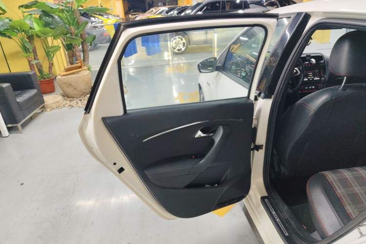 Used Volkswagen Polo 2015 1.4TSI GTI
