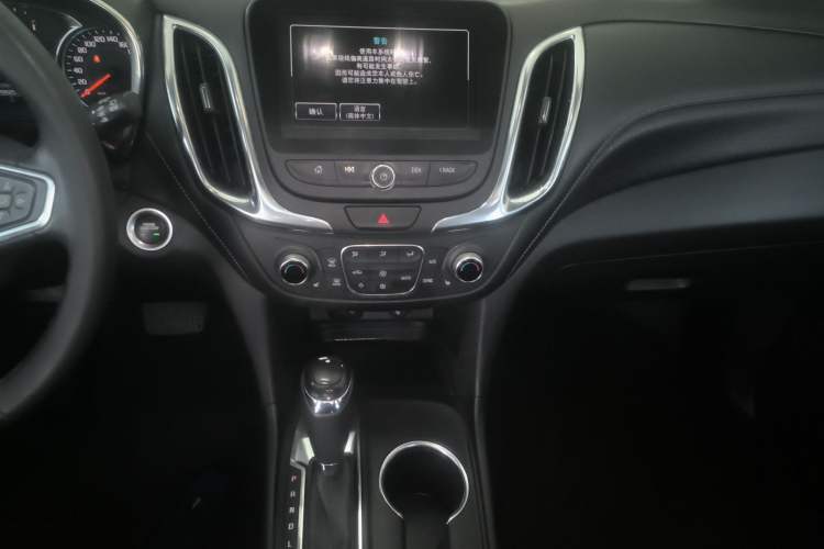 Used Chevrolet Equinox 2018 535T Automatic YuJie Edition Audio And AC Panel
