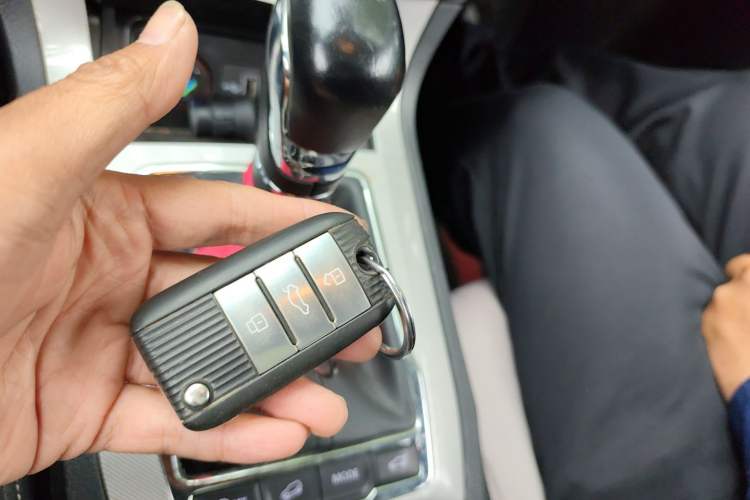 Used Roewe RX5 New Energy 2017 eRX5 50T Hybrid Connected Prestige Flagship Edition
