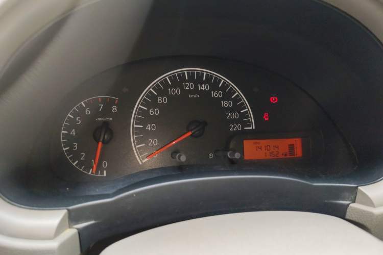 Used Nissan Sunny 2011 1.5XE Manual Comfort Edition Instrument Cluster